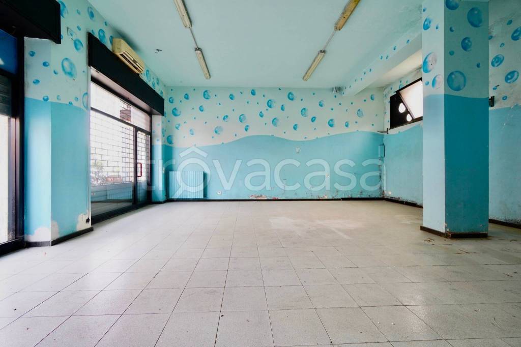 negozio in vendita a Rovato