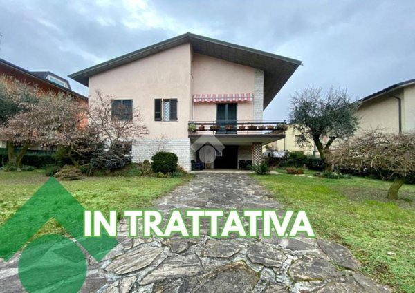 casa indipendente in vendita a Rovato