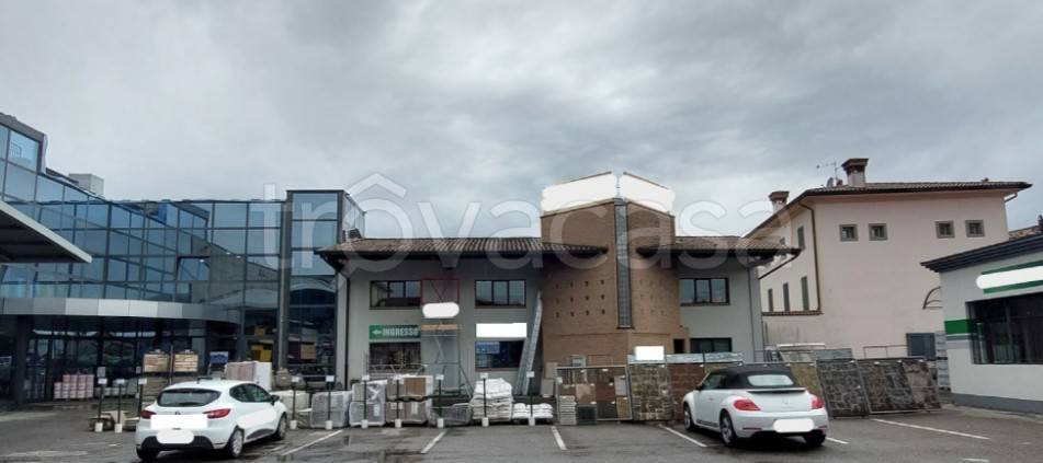 negozio in vendita a Rovato