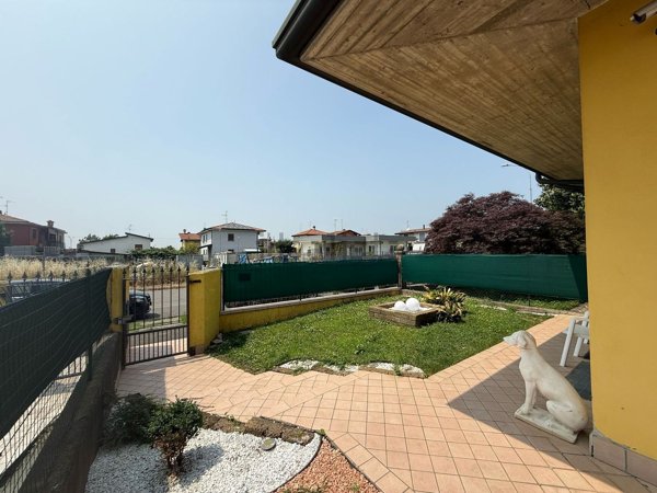 appartamento in vendita a Rovato in zona Sant'Andrea