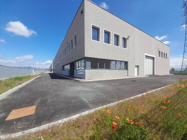 locale commerciale in vendita a Rovato