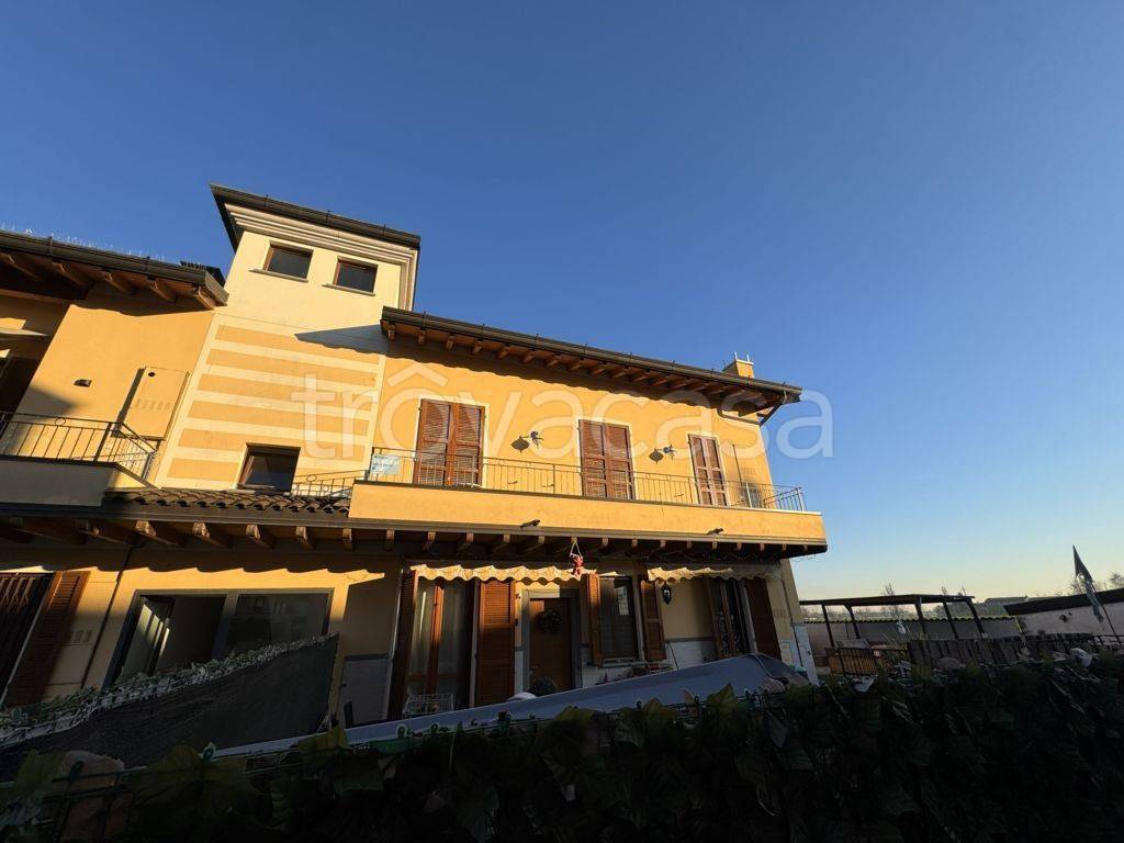 appartamento in vendita a Rovato in zona Lodetto