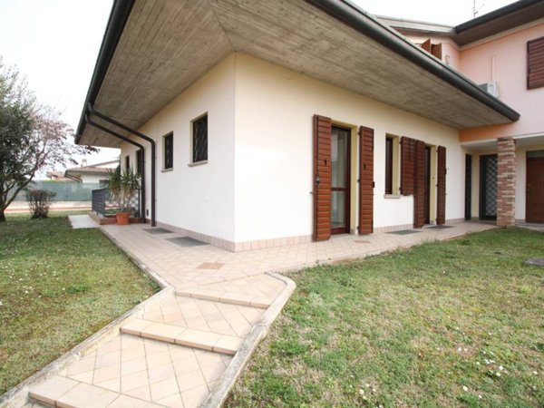 appartamento in vendita a Rovato in zona Sant'Andrea