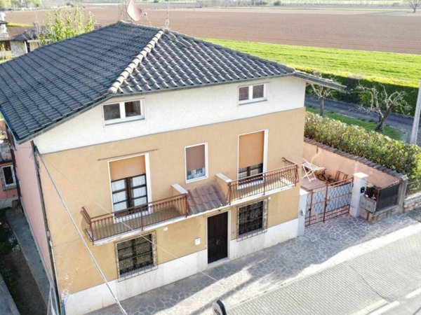 appartamento in vendita a Rovato in zona Lodetto