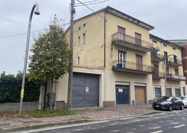 locale di sgombero in vendita a Rovato