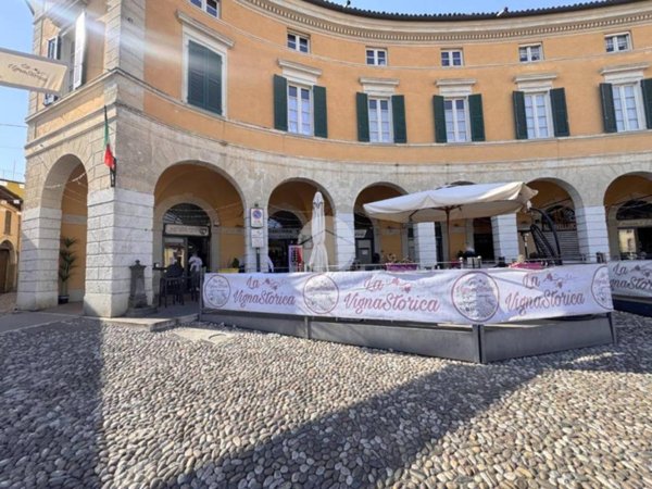 negozio in vendita a Rovato