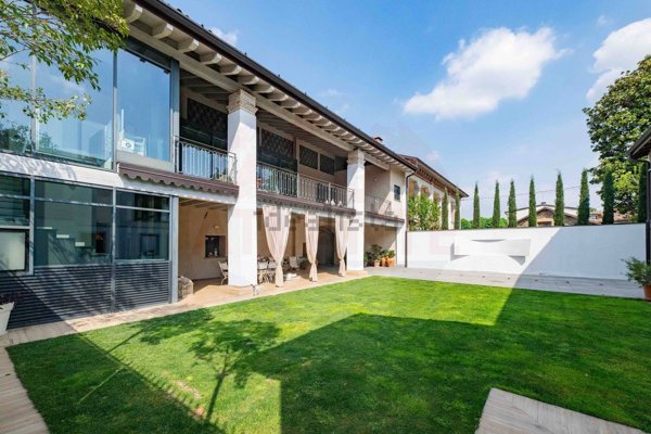 casa semindipendente in vendita a Rovato