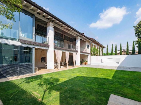 casa semindipendente in vendita a Rovato
