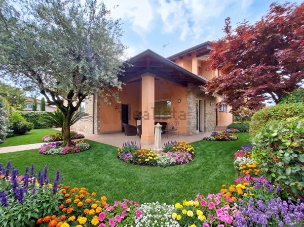 casa indipendente in vendita a Rovato