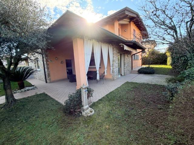 casa indipendente in vendita a Rovato