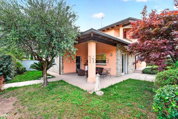 casa indipendente in vendita a Rovato