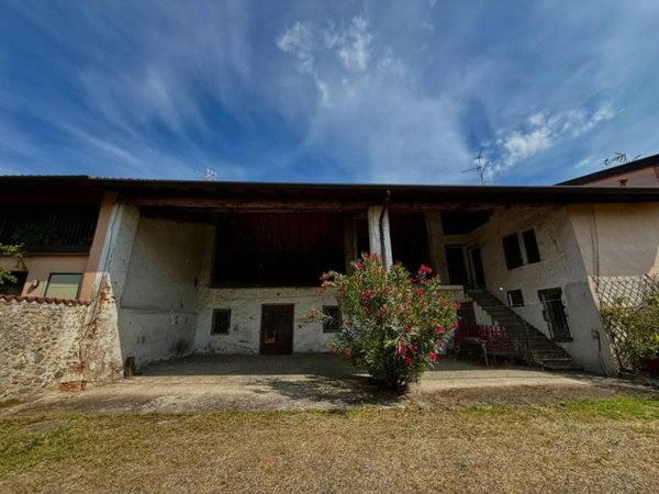casa indipendente in vendita a Rovato in zona Sant'Anna