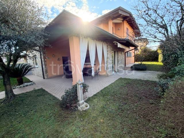 casa indipendente in vendita a Rovato