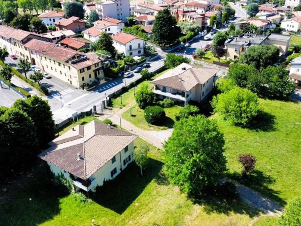 casa indipendente in vendita a Rovato