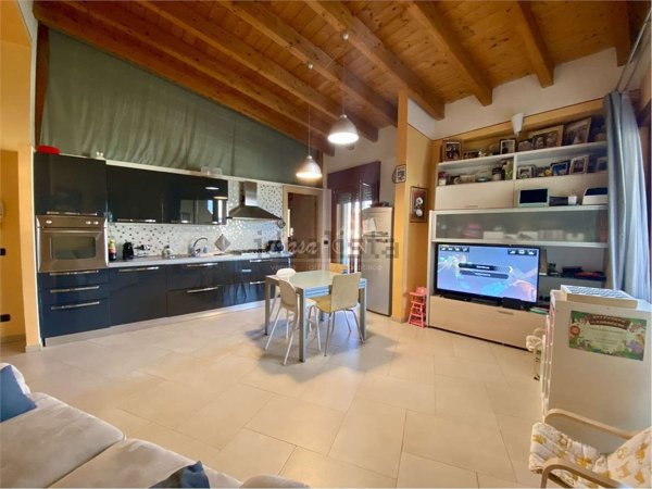 appartamento in vendita a Rovato in zona Sant'Andrea