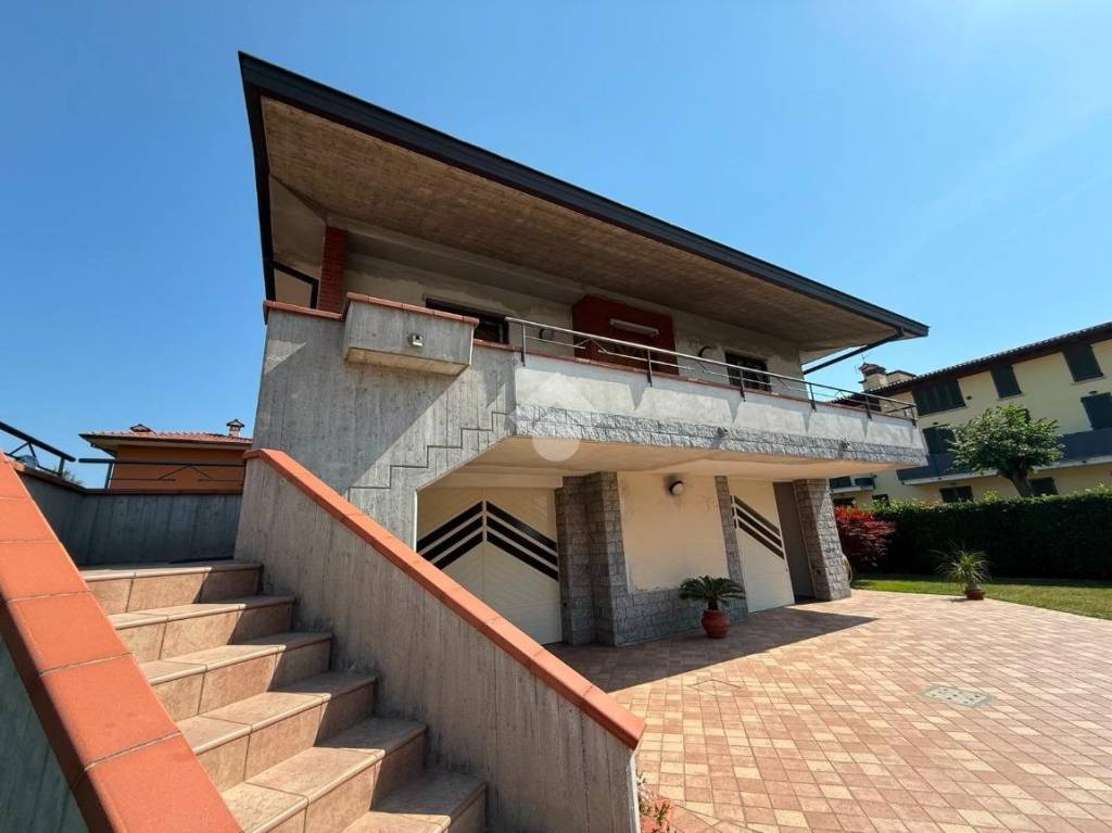 casa indipendente in vendita a Rovato