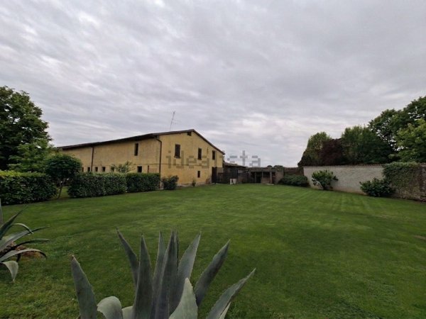 casale in vendita a Rovato