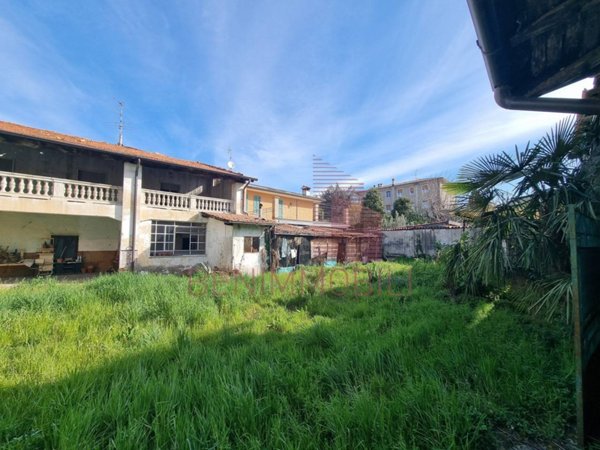 casale in vendita a Rovato