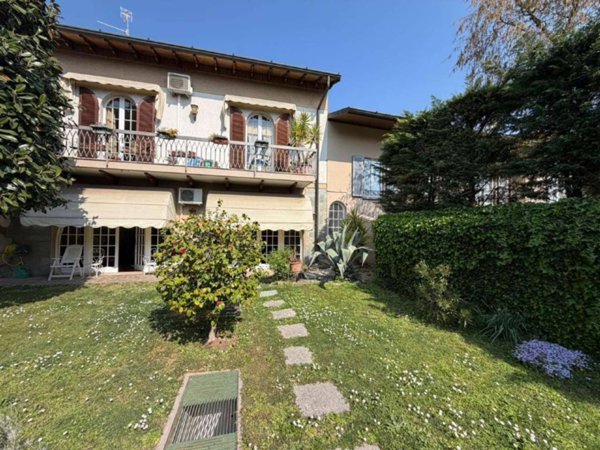 intera palazzina in vendita a Rovato