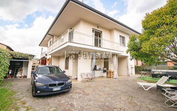casa indipendente in vendita a Rovato