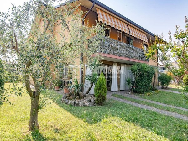 casa indipendente in vendita a Rovato