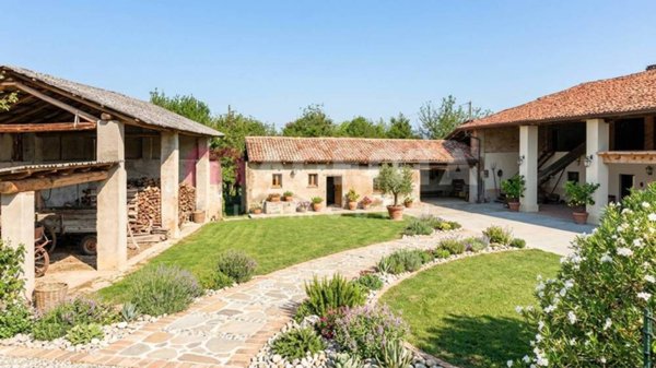 casa indipendente in vendita a Rovato in zona Lodetto