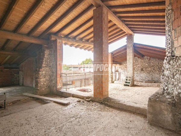 casa indipendente in vendita a Rovato