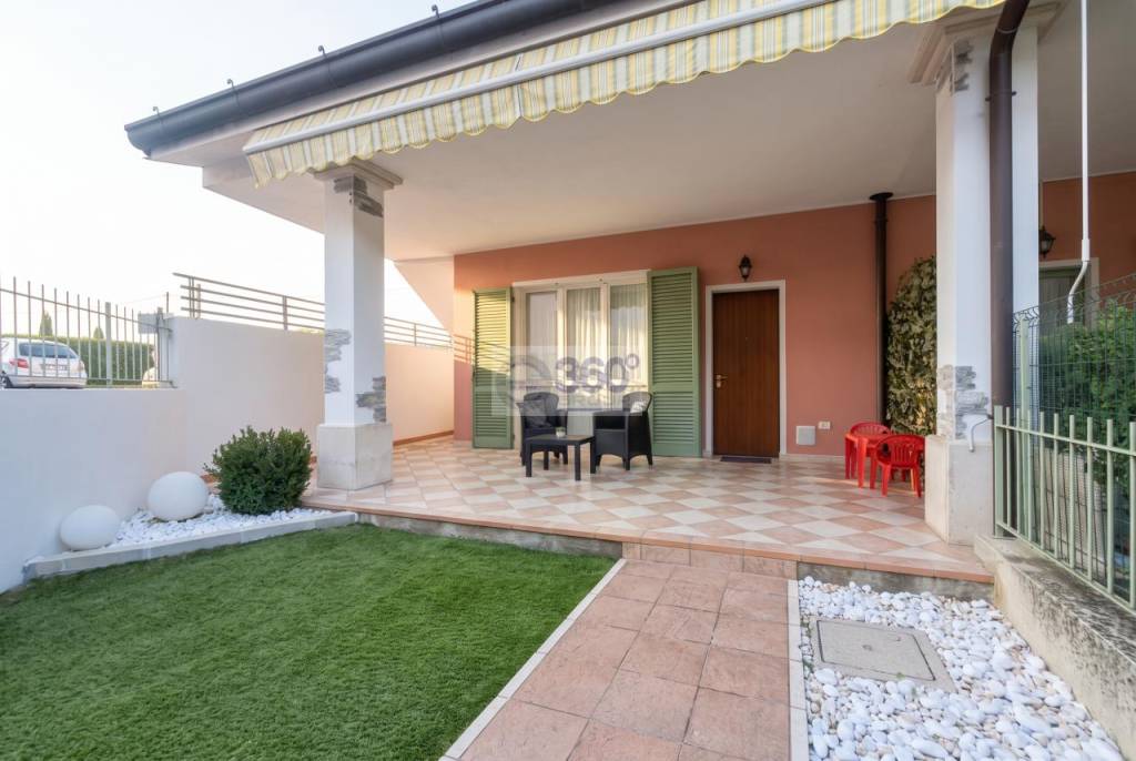 appartamento in vendita a Rovato in zona Lodetto