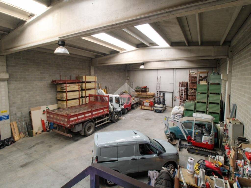 locale commerciale in vendita a Rudiano