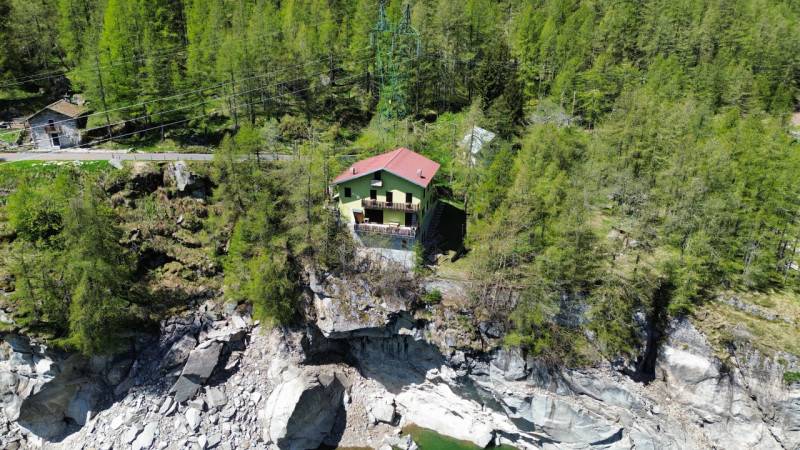 casa indipendente in vendita a Ceresole Reale