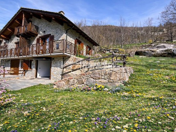 casa indipendente in vendita a Ceresole Reale