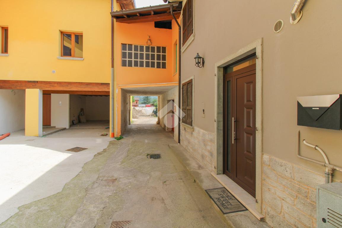 casa indipendente in vendita a Sabbio Chiese in zona Sabbio