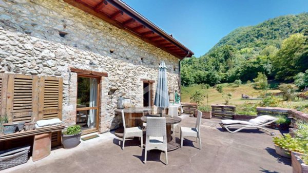 casa indipendente in vendita a Sabbio Chiese