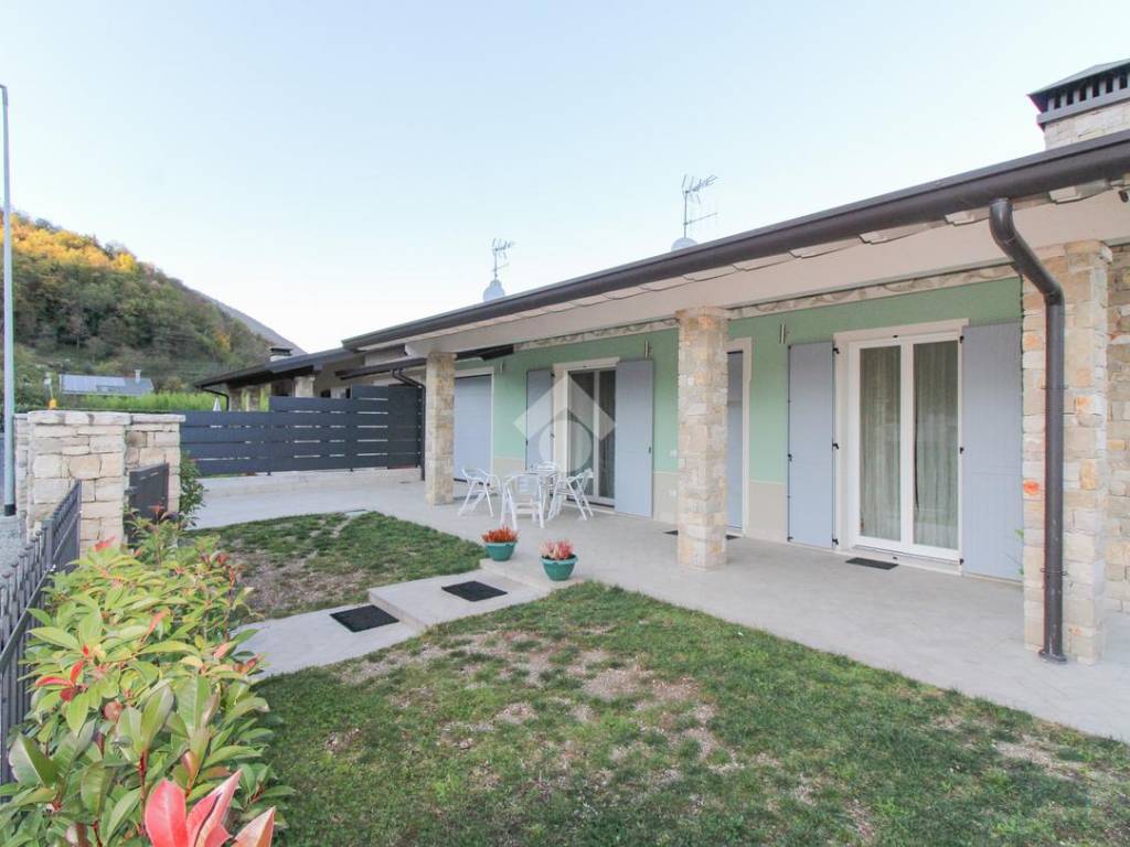 casa indipendente in vendita a Sabbio Chiese