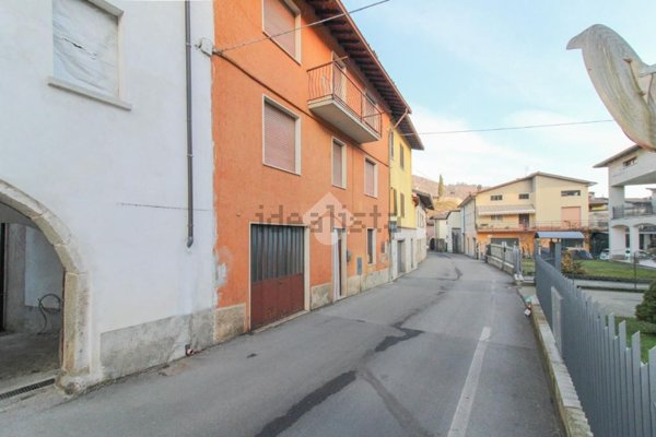 casa indipendente in vendita a Sabbio Chiese