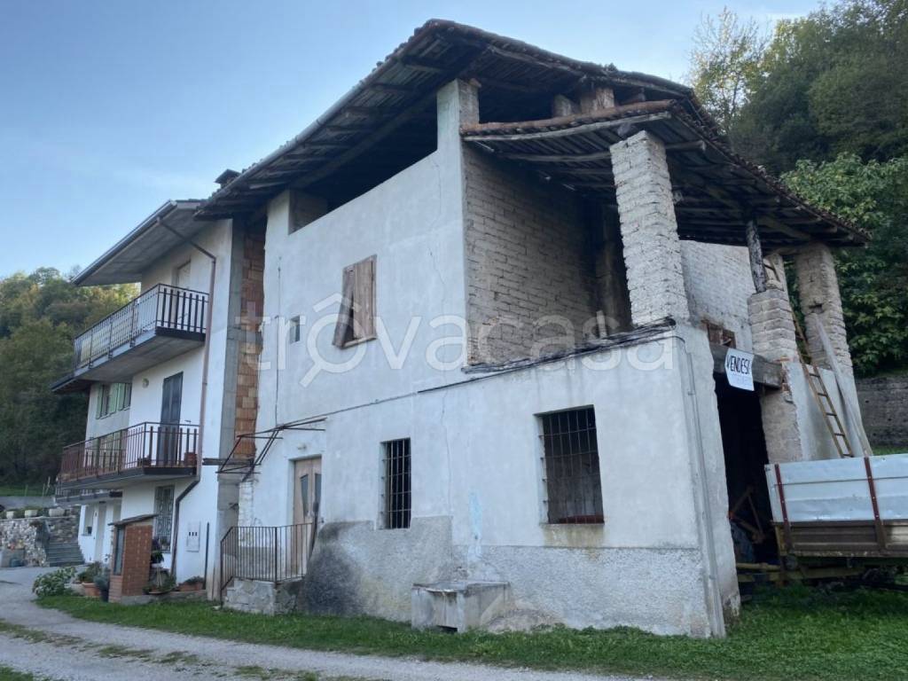 casa indipendente in vendita a Sabbio Chiese in zona Sabbio