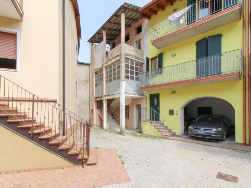 casa indipendente in vendita a Sabbio Chiese