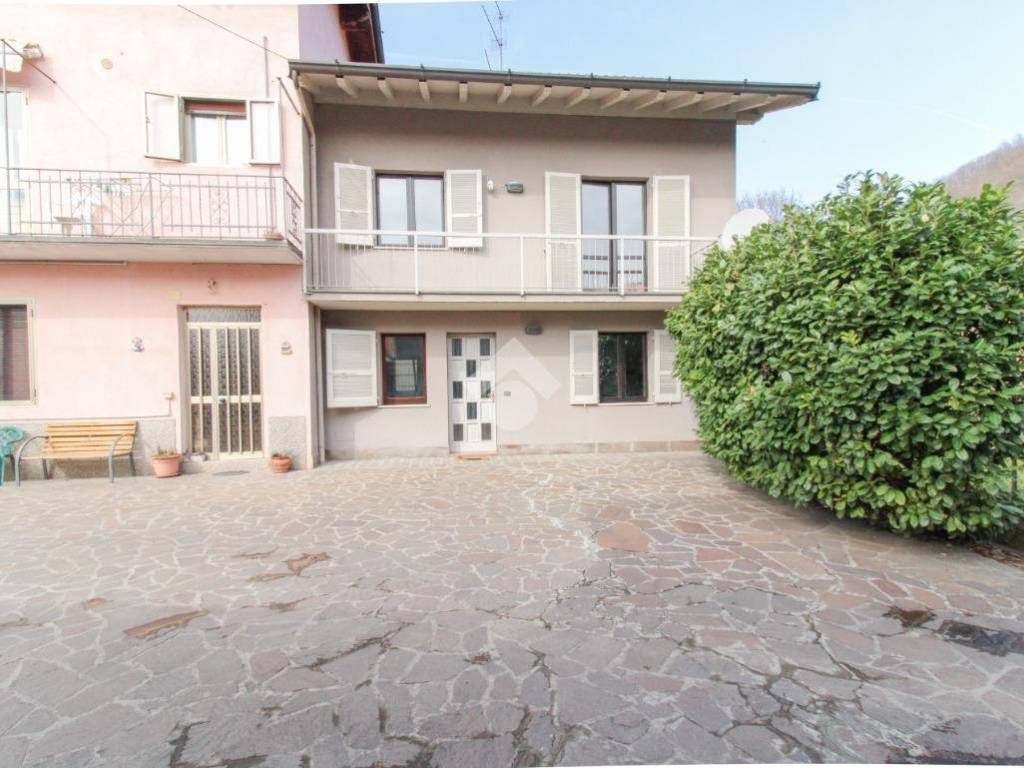 casa indipendente in vendita a Sabbio Chiese
