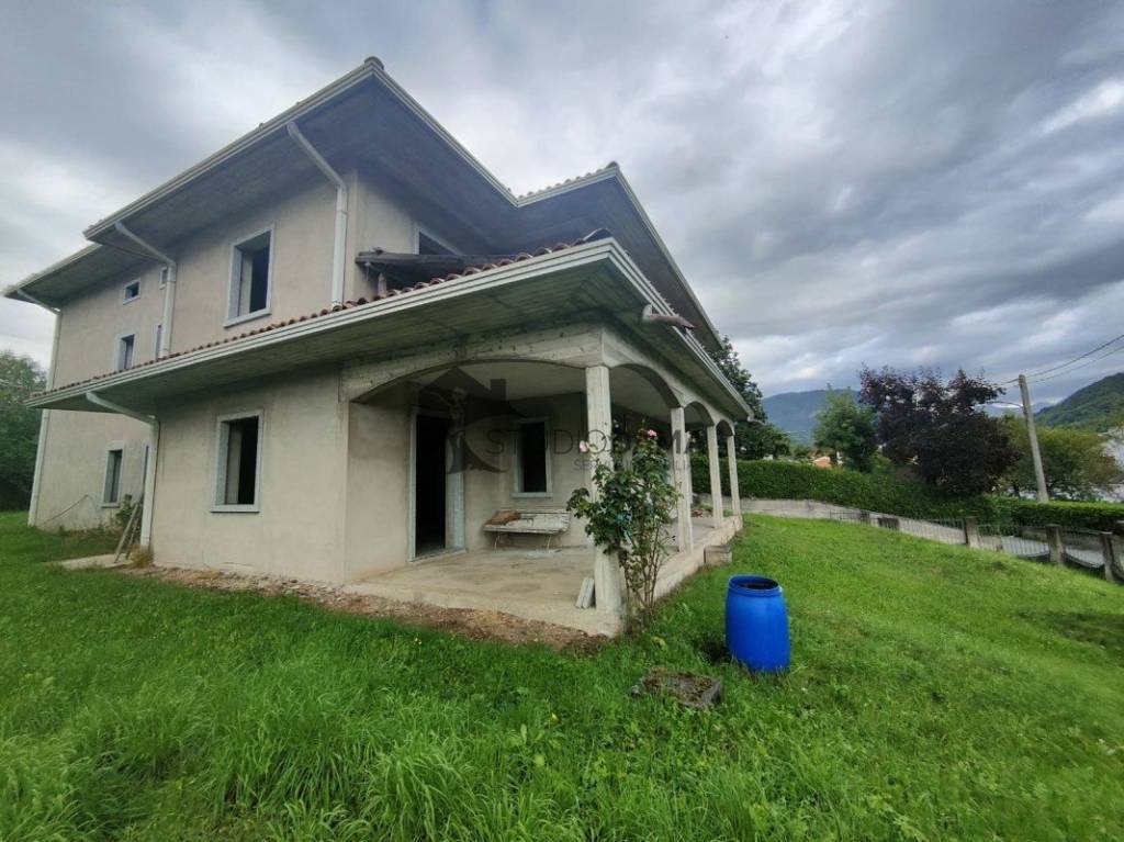 casa indipendente in vendita a Sabbio Chiese