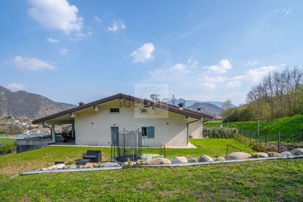 casa indipendente in vendita a Sabbio Chiese