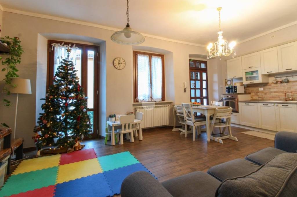 casa indipendente in vendita a Sabbio Chiese in zona Sabbio