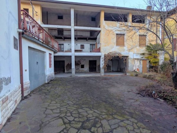 casa indipendente in vendita a Sabbio Chiese