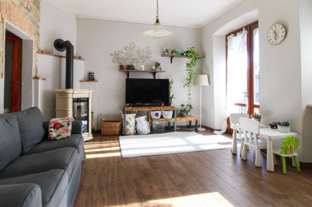 casa indipendente in vendita a Sabbio Chiese in zona Sabbio