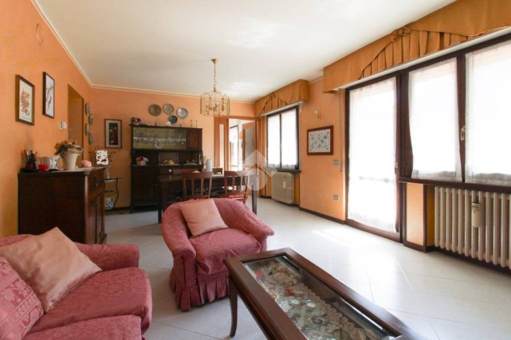 casa indipendente in vendita a Sabbio Chiese in zona Sabbio