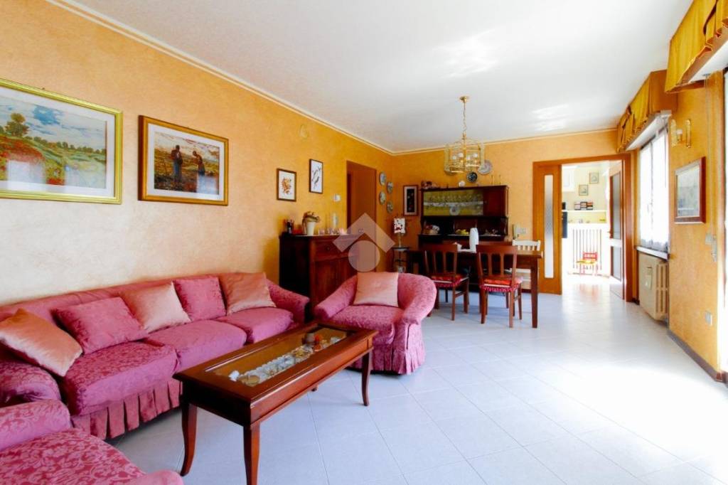 casa indipendente in vendita a Sabbio Chiese in zona Sabbio