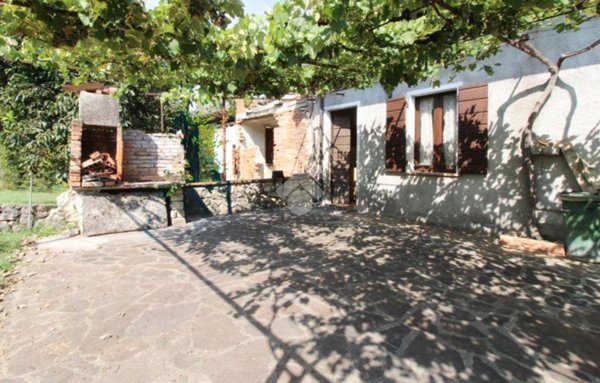 casa indipendente in vendita a Sabbio Chiese in zona Sabbio