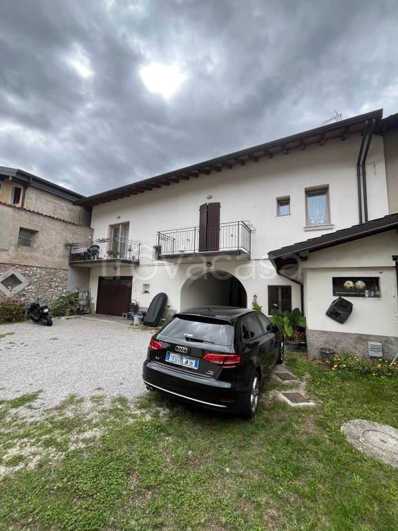 casa indipendente in vendita a Sabbio Chiese in zona Sabbio