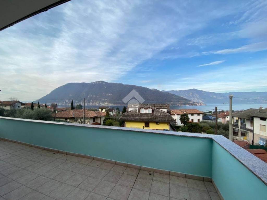 casa indipendente in vendita a Sale Marasino