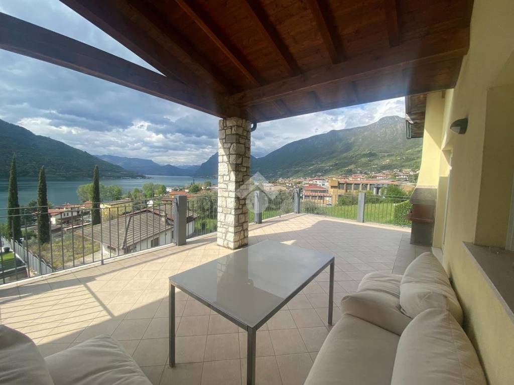 appartamento in vendita a Sale Marasino