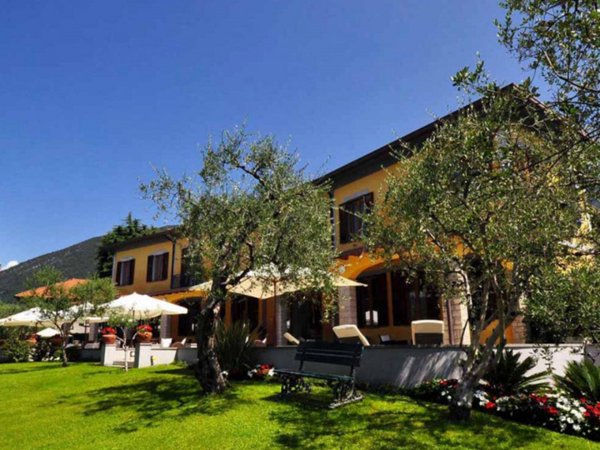 casa indipendente in vendita a Sale Marasino
